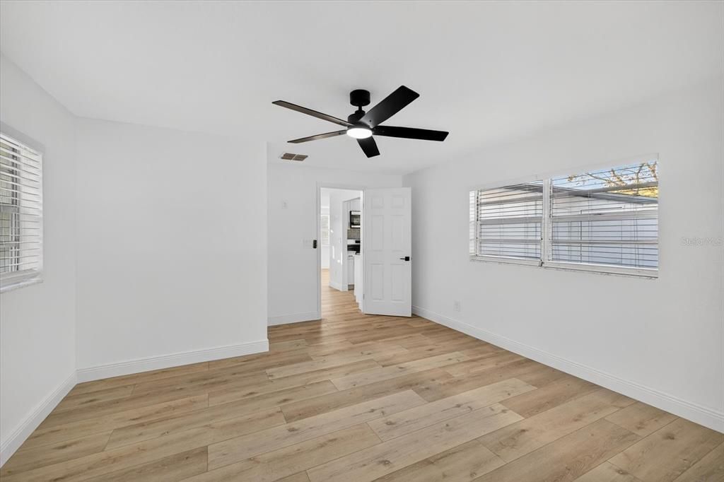 For Sale: $269,900 (3 beds, 2 baths, 1329 Square Feet)