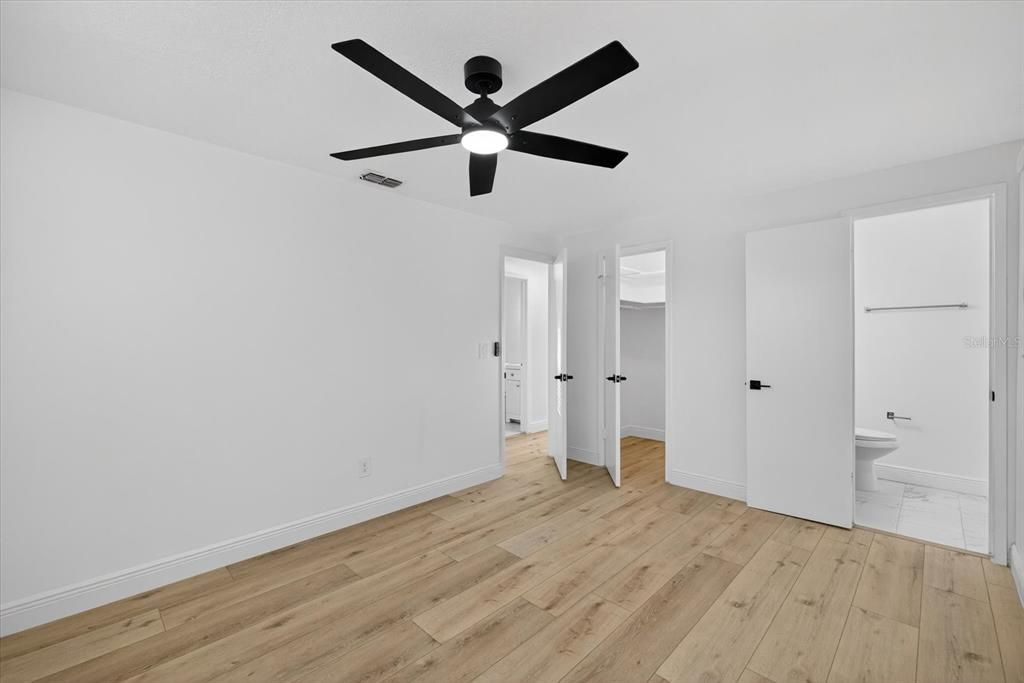 For Sale: $269,900 (3 beds, 2 baths, 1329 Square Feet)