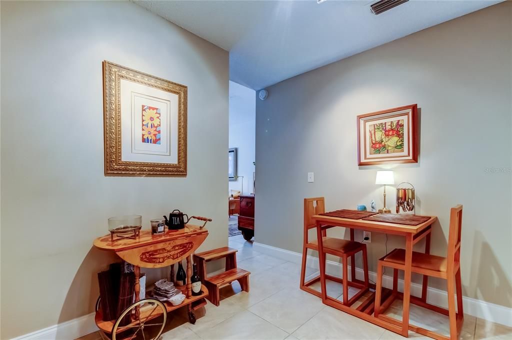 Под контрактом: $299,000 (1 спален, 1 ванн, 645 Квадратных фут)