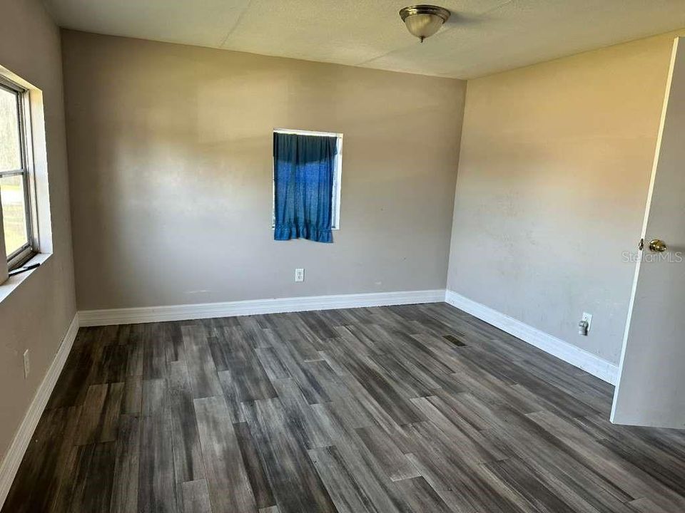 待售: $165,000 (2 贝兹, 2 浴室, 1288 平方英尺)