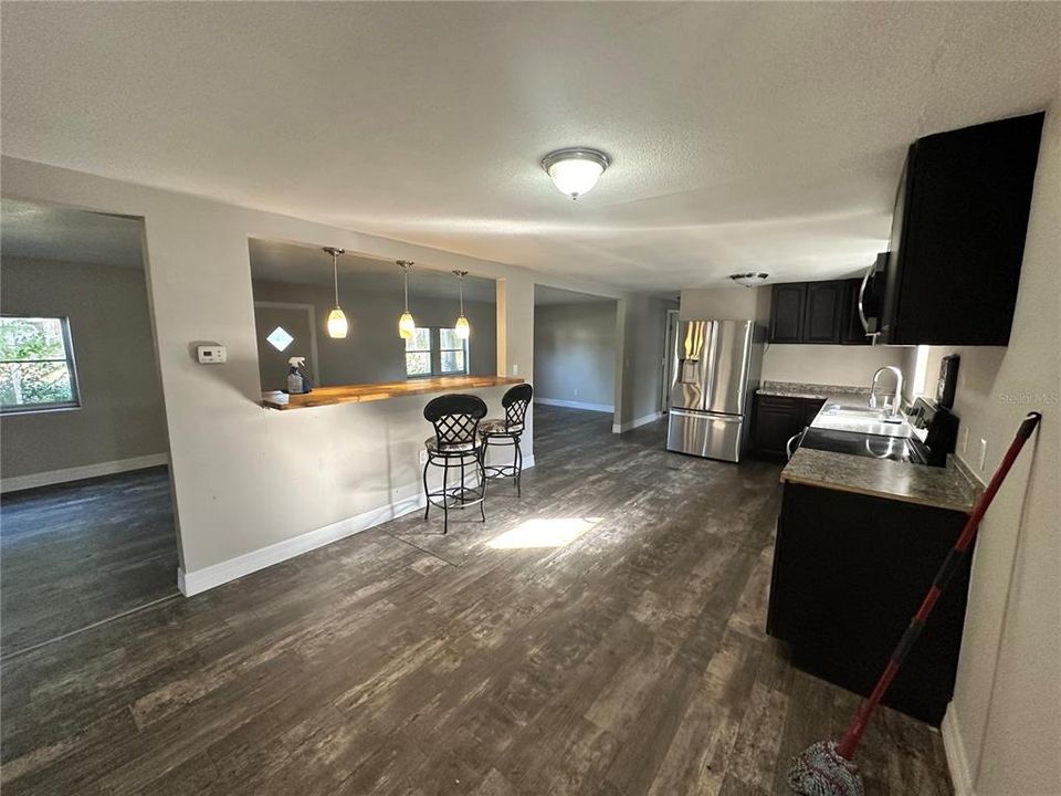 待售: $165,000 (2 贝兹, 2 浴室, 1288 平方英尺)