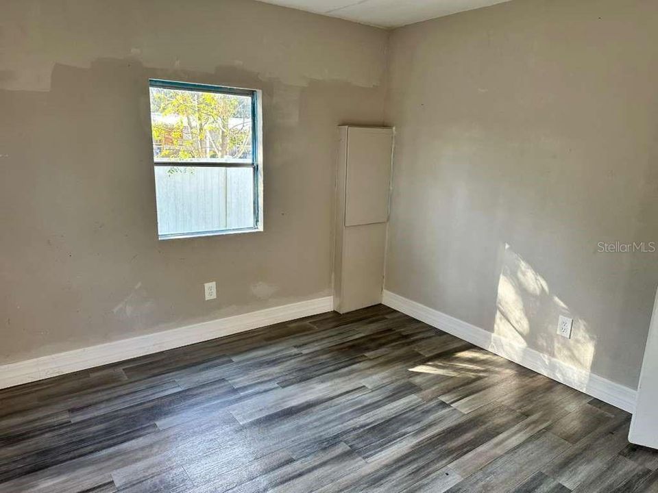 待售: $165,000 (2 贝兹, 2 浴室, 1288 平方英尺)