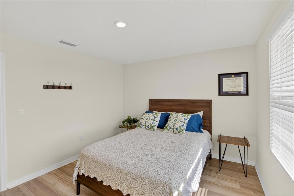 For Sale: $515,000 (5 beds, 3 baths, 2674 Square Feet)