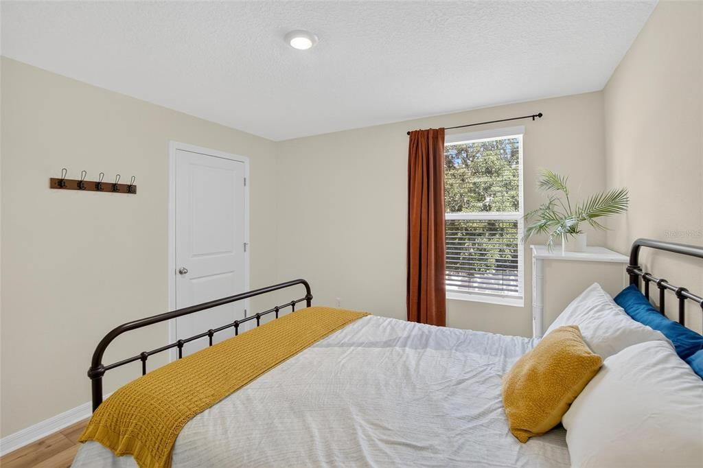 For Sale: $515,000 (5 beds, 3 baths, 2674 Square Feet)