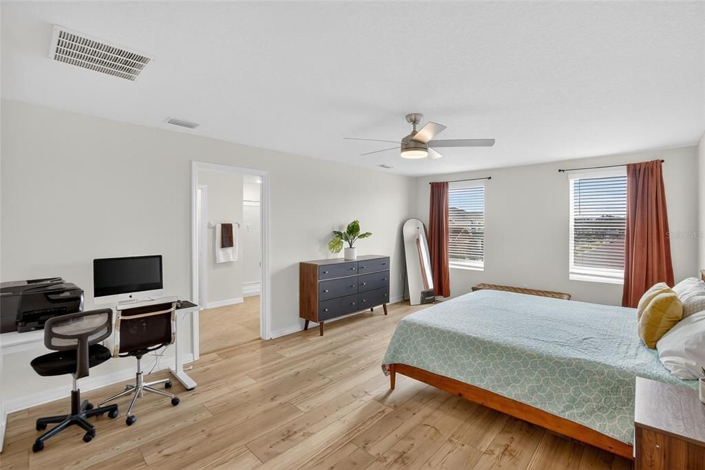 For Sale: $515,000 (5 beds, 3 baths, 2674 Square Feet)