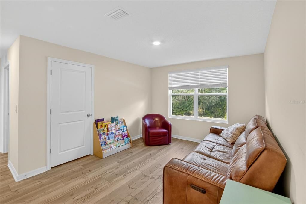 For Sale: $515,000 (5 beds, 3 baths, 2674 Square Feet)