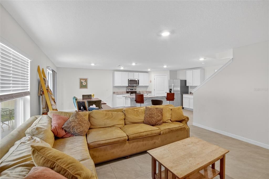 For Sale: $515,000 (5 beds, 3 baths, 2674 Square Feet)