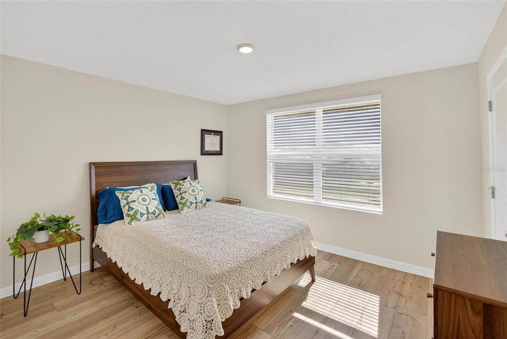 For Sale: $515,000 (5 beds, 3 baths, 2674 Square Feet)