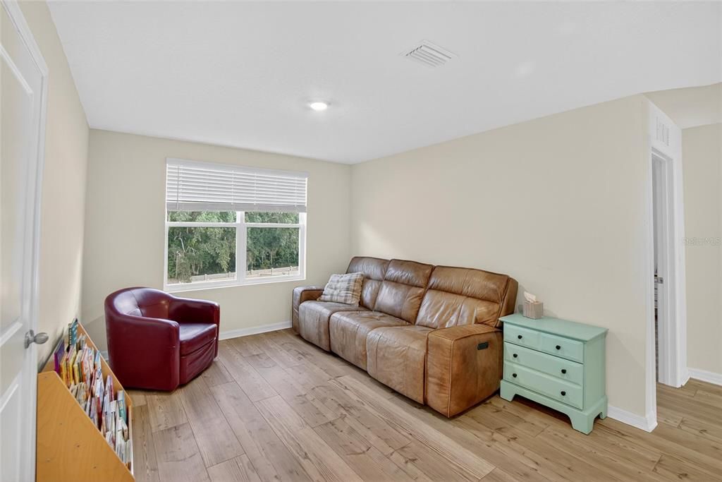 For Sale: $515,000 (5 beds, 3 baths, 2674 Square Feet)