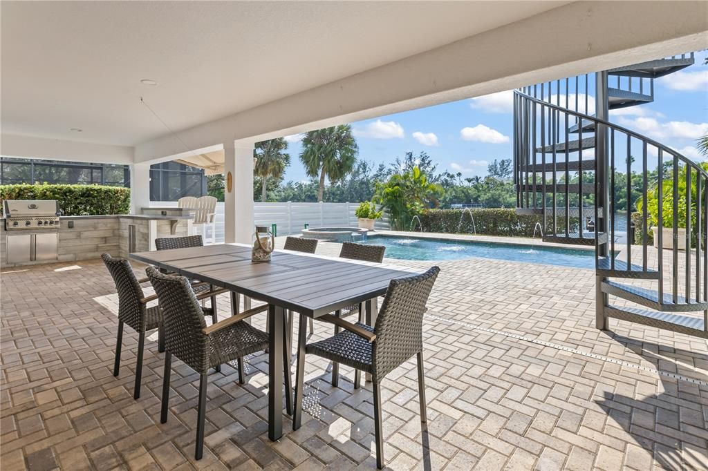 待售: $3,950,000 (5 贝兹, 5 浴室, 4190 平方英尺)