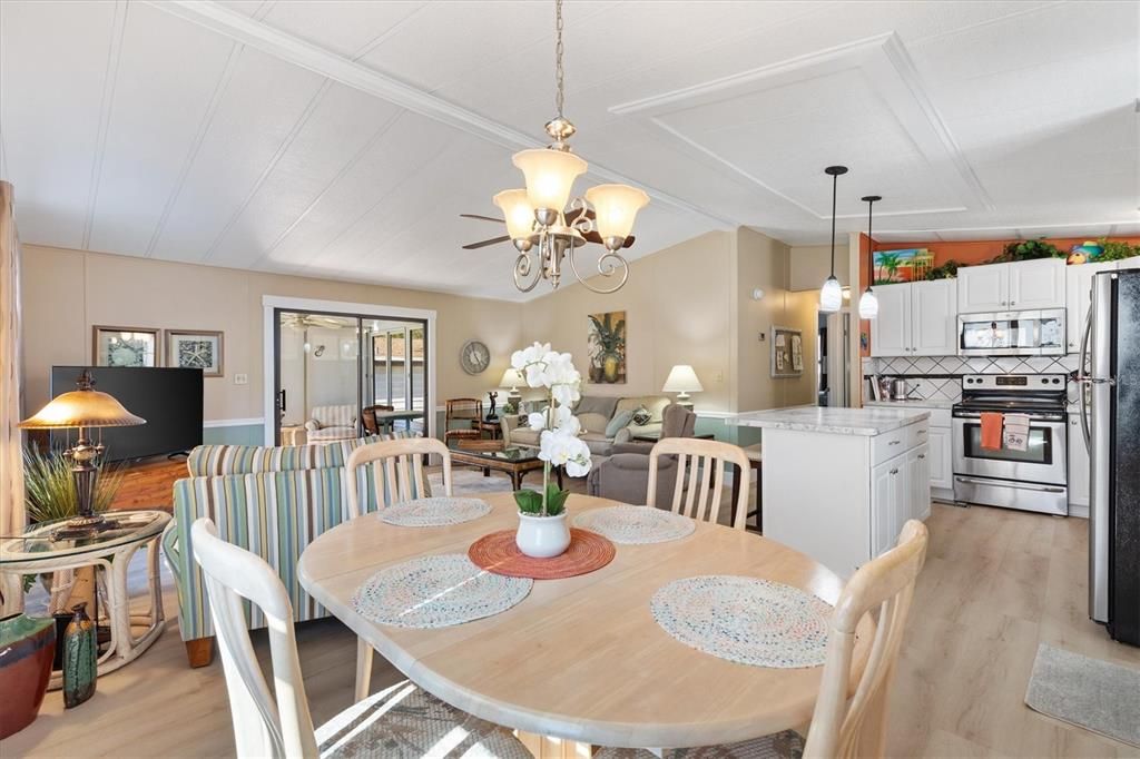 Activo con contrato: $199,000 (2 camas, 2 baños, 1008 Pies cuadrados)