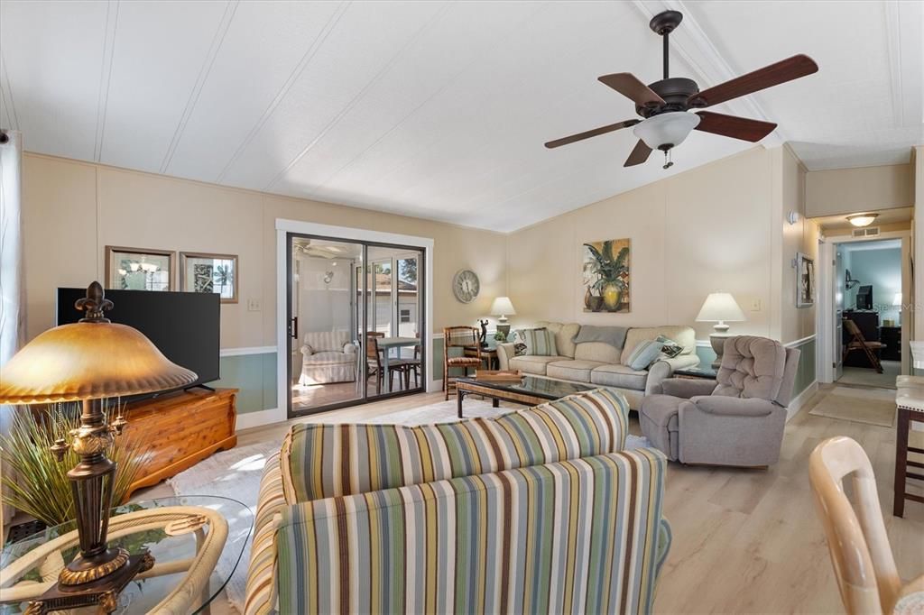 Activo con contrato: $199,000 (2 camas, 2 baños, 1008 Pies cuadrados)