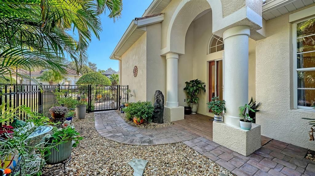 For Sale: $369,000 (2 beds, 2 baths, 1464 Square Feet)