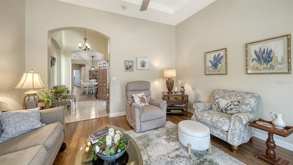 For Sale: $369,000 (2 beds, 2 baths, 1464 Square Feet)