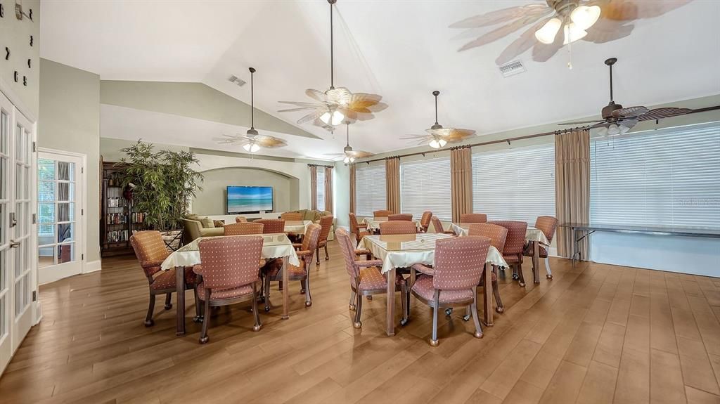 For Sale: $369,000 (2 beds, 2 baths, 1464 Square Feet)