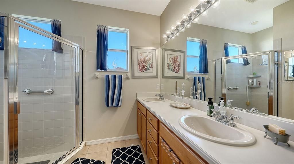 For Sale: $369,000 (2 beds, 2 baths, 1464 Square Feet)