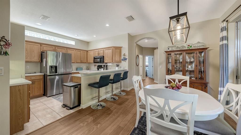 For Sale: $369,000 (2 beds, 2 baths, 1464 Square Feet)