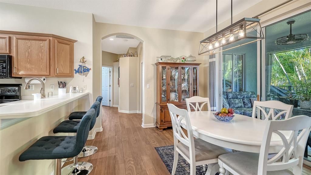 For Sale: $369,000 (2 beds, 2 baths, 1464 Square Feet)