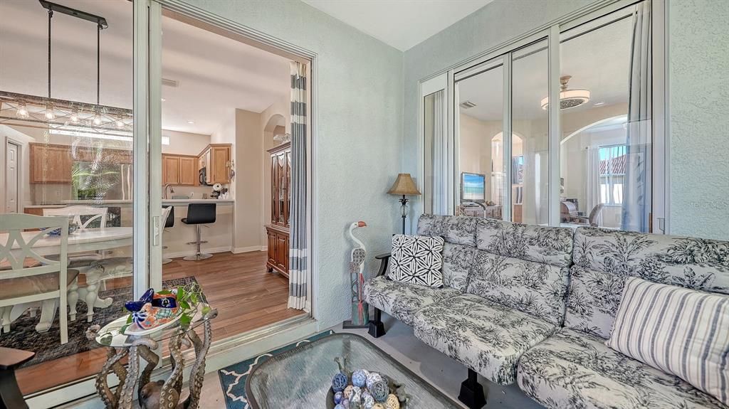 For Sale: $369,000 (2 beds, 2 baths, 1464 Square Feet)