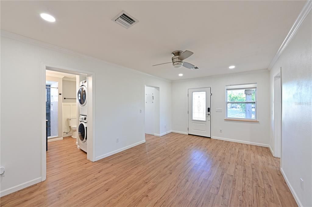 На продажу: $329,000 (2 спален, 2 ванн, 988 Квадратных фут)