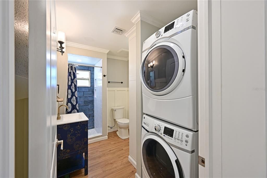 На продажу: $329,000 (2 спален, 2 ванн, 988 Квадратных фут)