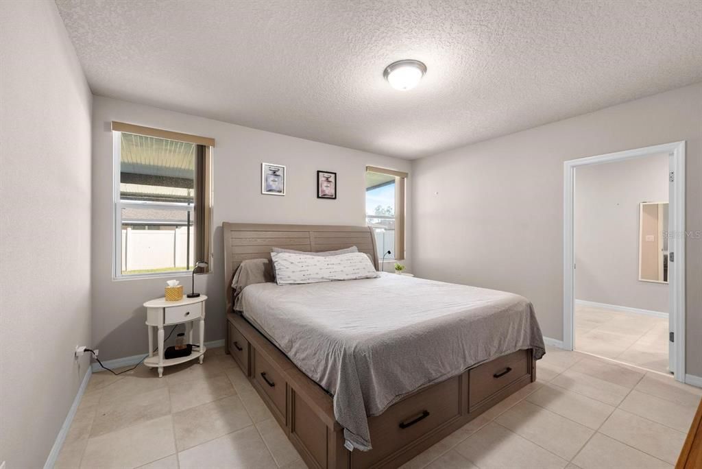 For Sale: $349,999 (3 beds, 2 baths, 1679 Square Feet)