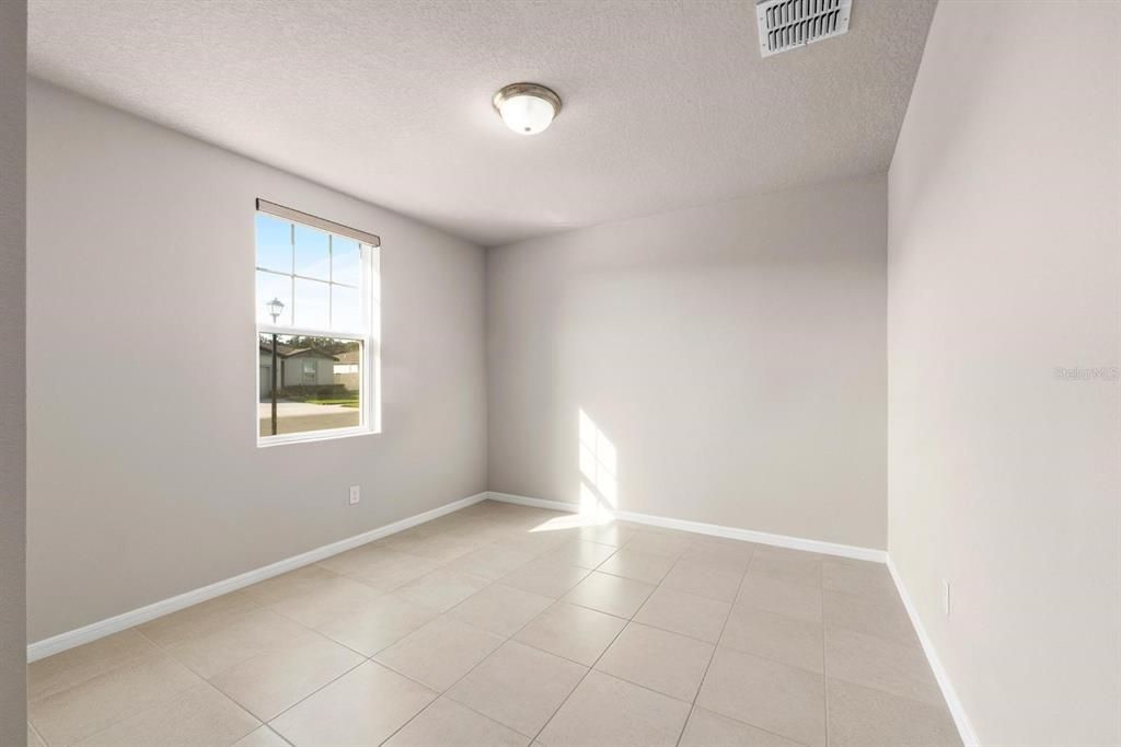 For Sale: $349,999 (3 beds, 2 baths, 1679 Square Feet)