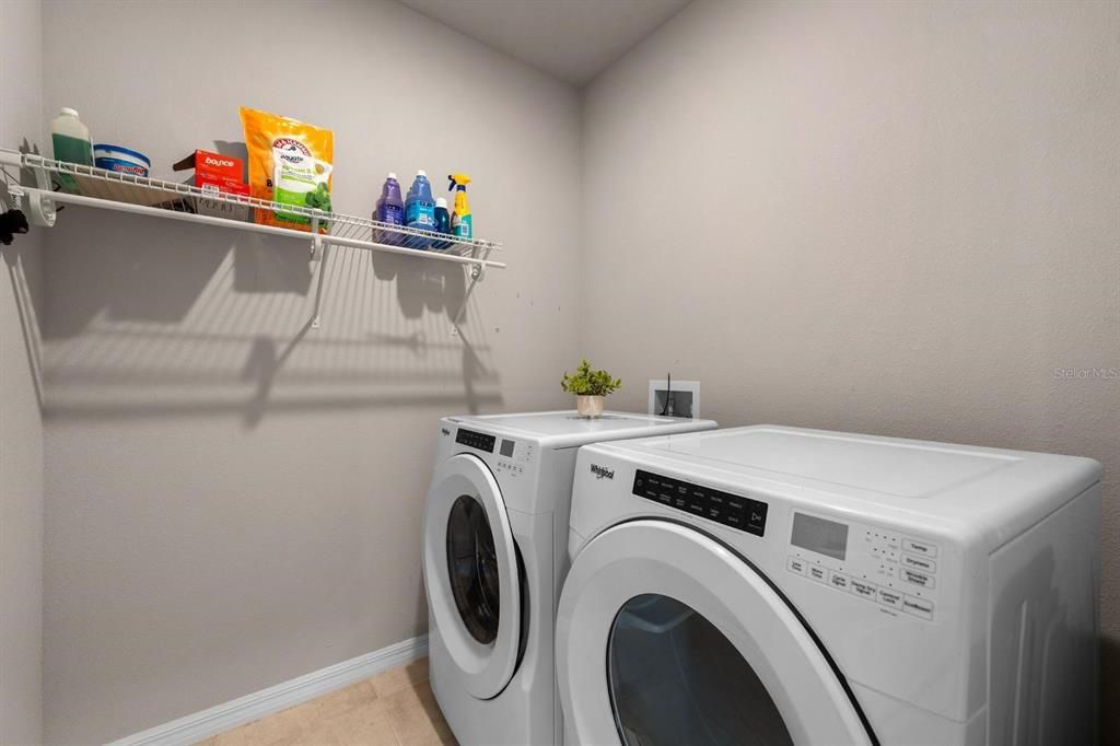 For Sale: $349,999 (3 beds, 2 baths, 1679 Square Feet)