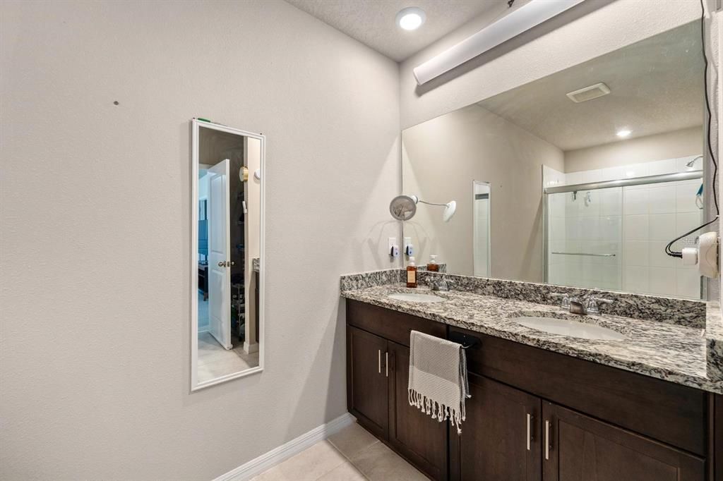 For Sale: $349,999 (3 beds, 2 baths, 1679 Square Feet)