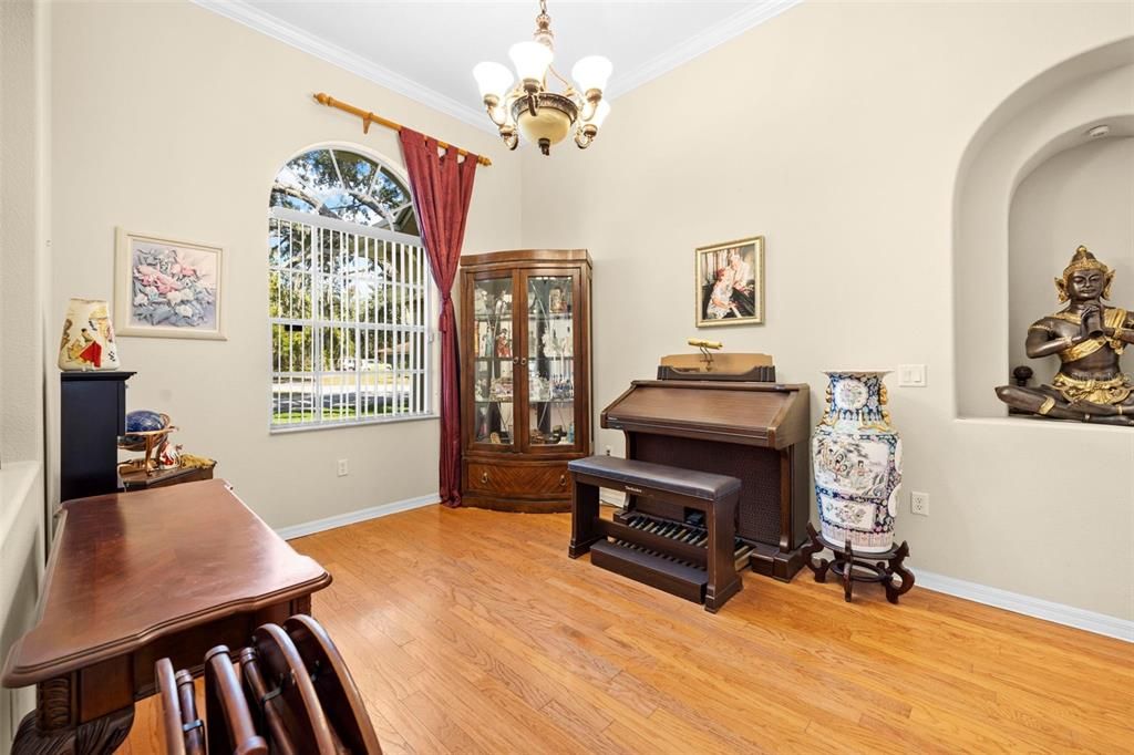 待售: $450,000 (4 贝兹, 2 浴室, 2412 平方英尺)