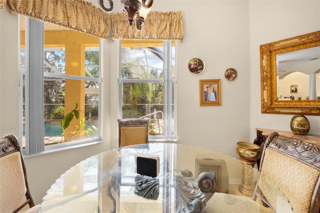 待售: $450,000 (4 贝兹, 2 浴室, 2412 平方英尺)