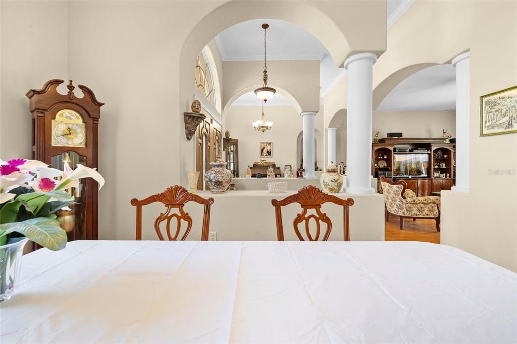 待售: $450,000 (4 贝兹, 2 浴室, 2412 平方英尺)