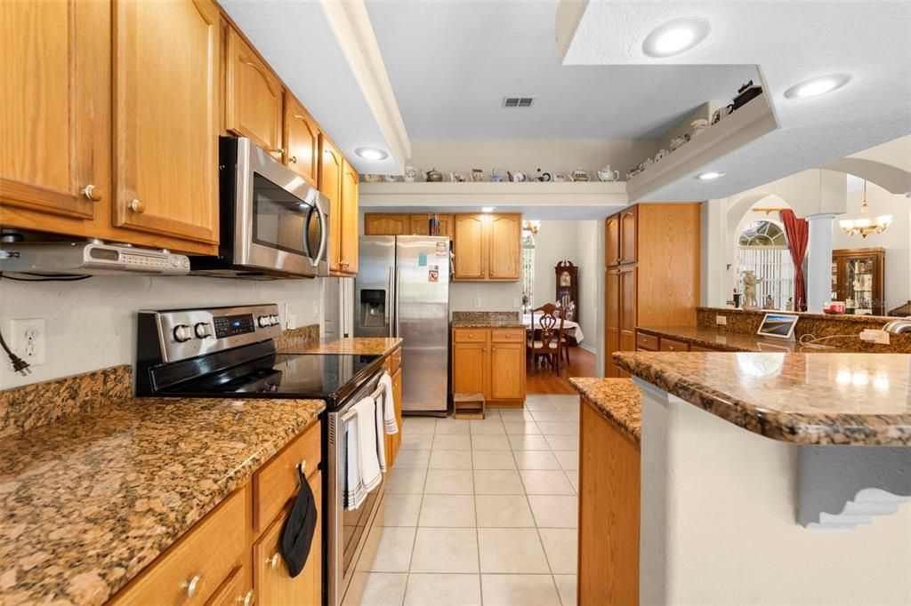 待售: $450,000 (4 贝兹, 2 浴室, 2412 平方英尺)