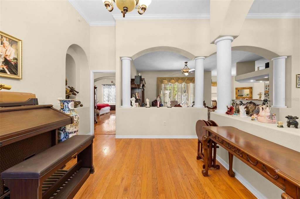 待售: $450,000 (4 贝兹, 2 浴室, 2412 平方英尺)