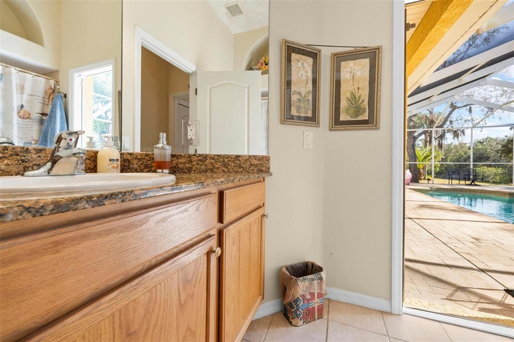 待售: $450,000 (4 贝兹, 2 浴室, 2412 平方英尺)