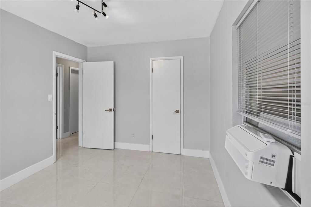 Active With Contract: $310,000 (3 beds, 2 baths, 1088 Square Feet)