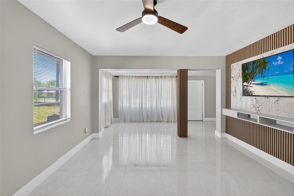 Active With Contract: $310,000 (3 beds, 2 baths, 1088 Square Feet)