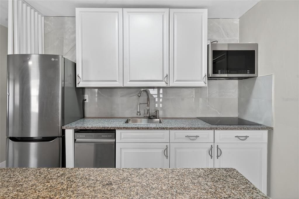 Active With Contract: $310,000 (3 beds, 2 baths, 1088 Square Feet)