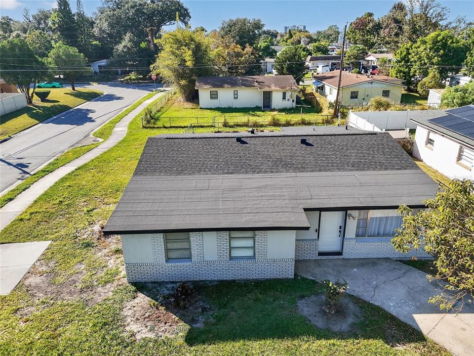 Active With Contract: $310,000 (3 beds, 2 baths, 1088 Square Feet)