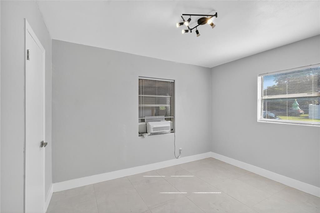 Active With Contract: $310,000 (3 beds, 2 baths, 1088 Square Feet)