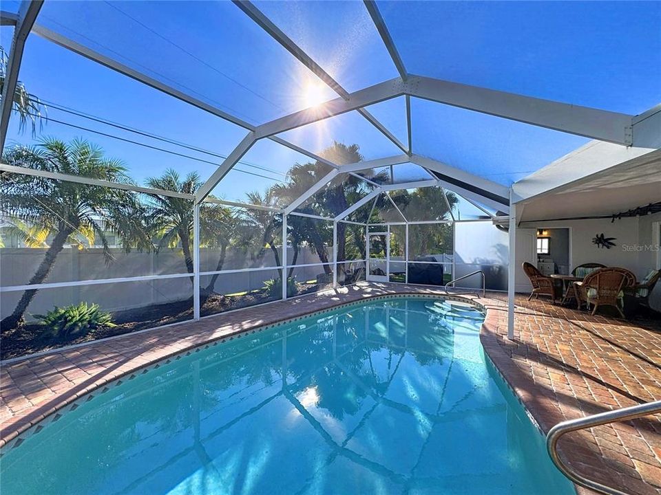 待售: $1,200,000 (3 贝兹, 3 浴室, 2039 平方英尺)