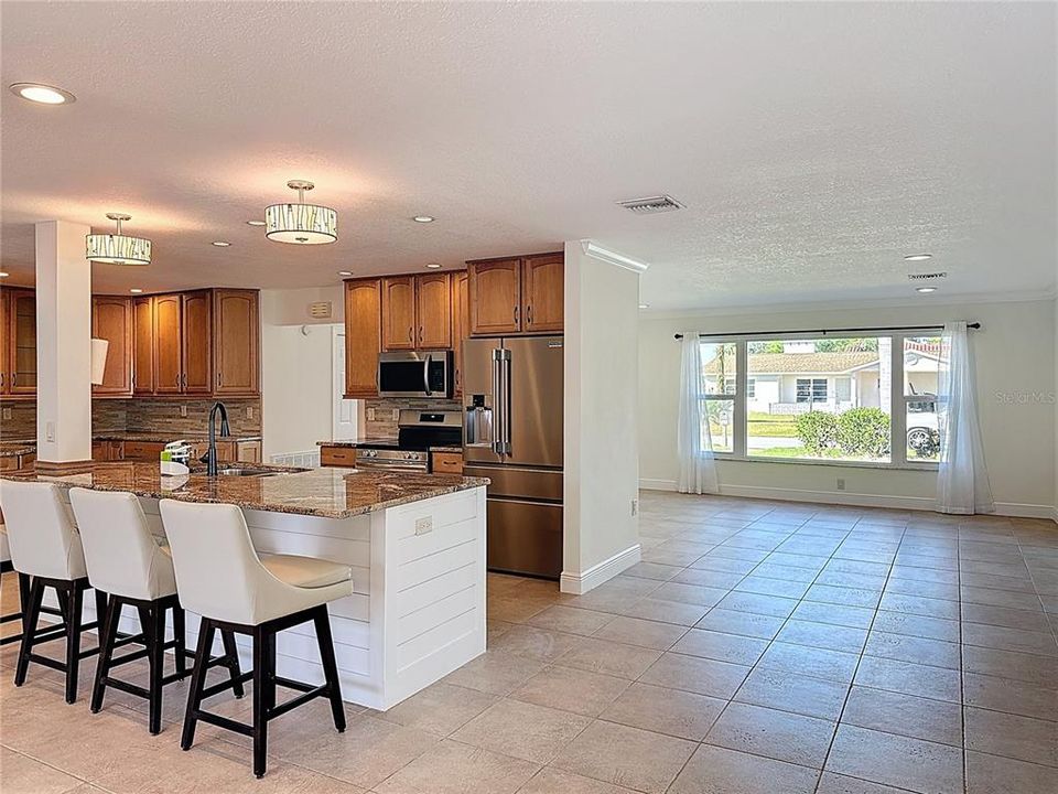 待售: $1,200,000 (3 贝兹, 3 浴室, 2039 平方英尺)