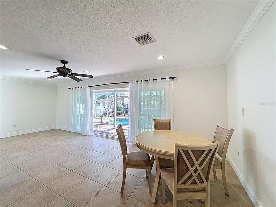 待售: $1,200,000 (3 贝兹, 3 浴室, 2039 平方英尺)