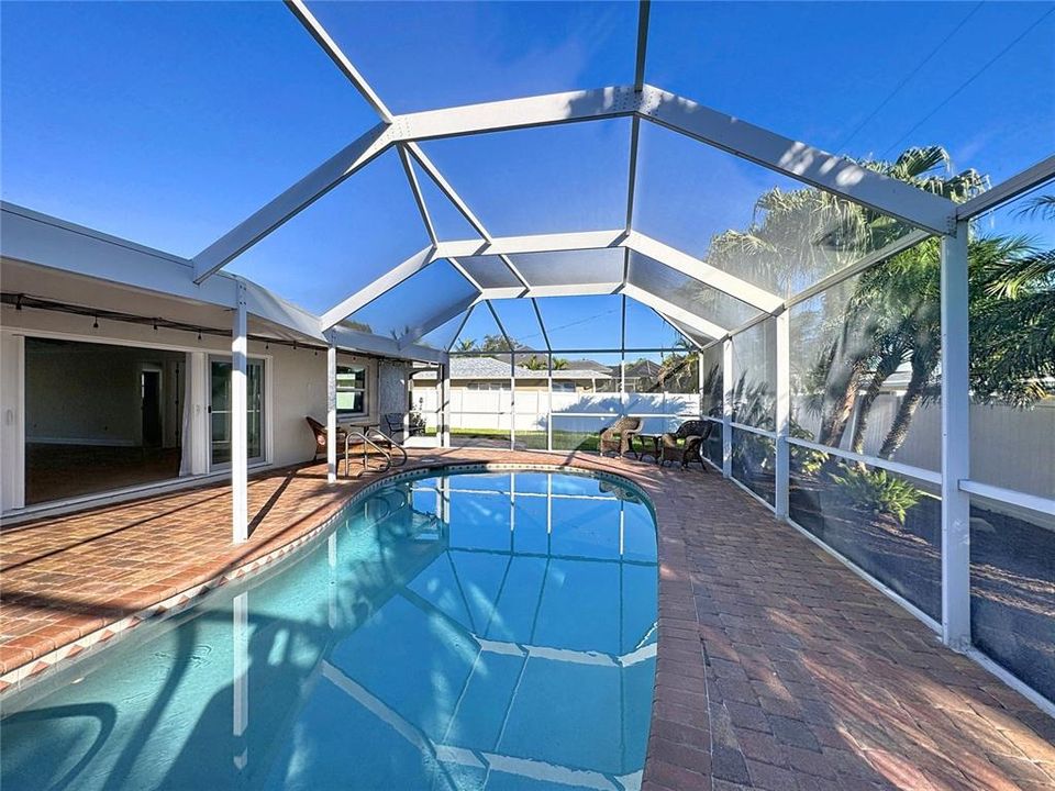 待售: $1,200,000 (3 贝兹, 3 浴室, 2039 平方英尺)