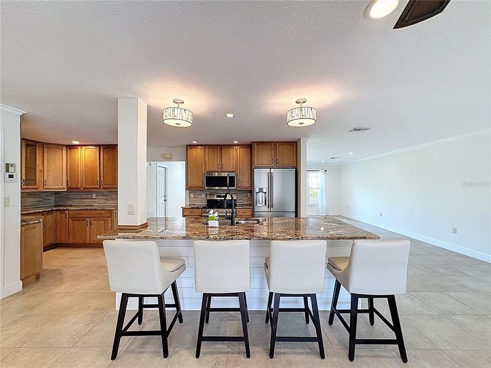 待售: $1,200,000 (3 贝兹, 3 浴室, 2039 平方英尺)