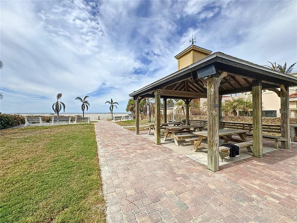 待售: $1,200,000 (3 贝兹, 3 浴室, 2039 平方英尺)