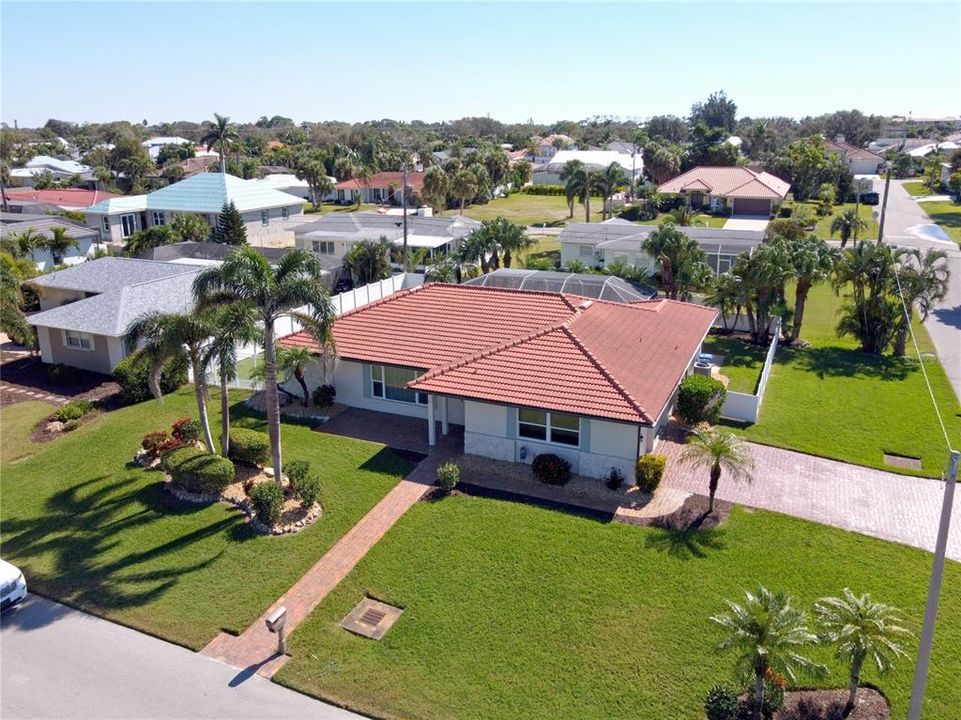 待售: $1,200,000 (3 贝兹, 3 浴室, 2039 平方英尺)