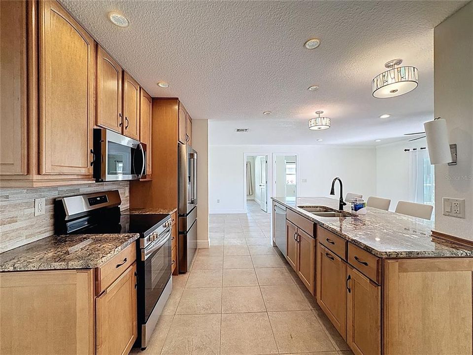 待售: $1,200,000 (3 贝兹, 3 浴室, 2039 平方英尺)