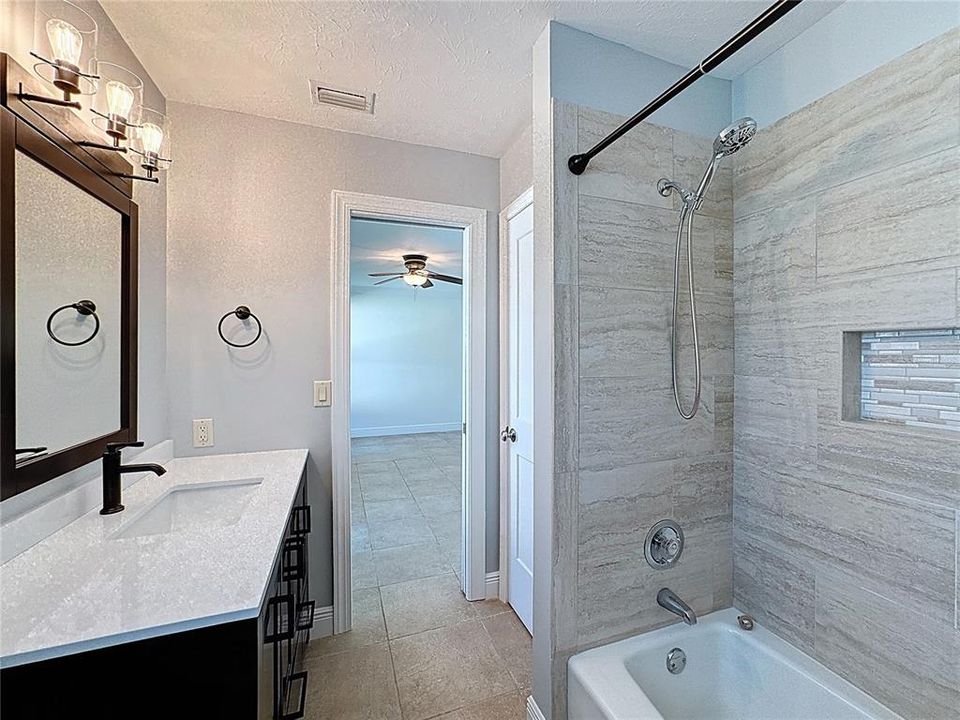 待售: $1,200,000 (3 贝兹, 3 浴室, 2039 平方英尺)