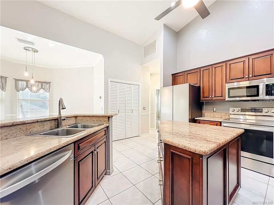 待售: $515,000 (3 贝兹, 2 浴室, 2514 平方英尺)